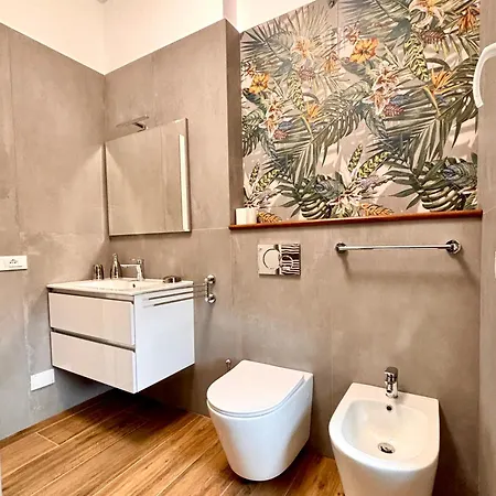 Modern Renovated Near Center & Transit 公寓 *